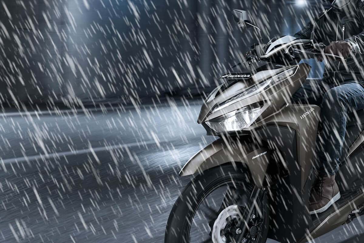 8 Cara Menghindari Konslet pada Motor Listrik Saat Terkena Hujan, Perhatikan!