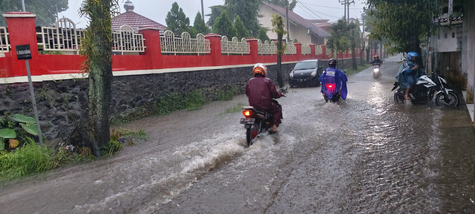 Belum Terselesaikan, Kelurahan Karangmanyar Dikepung Banjir
