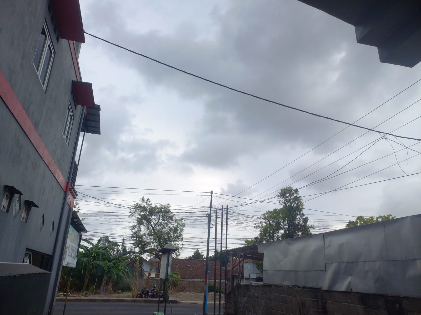 Hujan Singkat Turun di Sejumlah Wilayah Kebumen