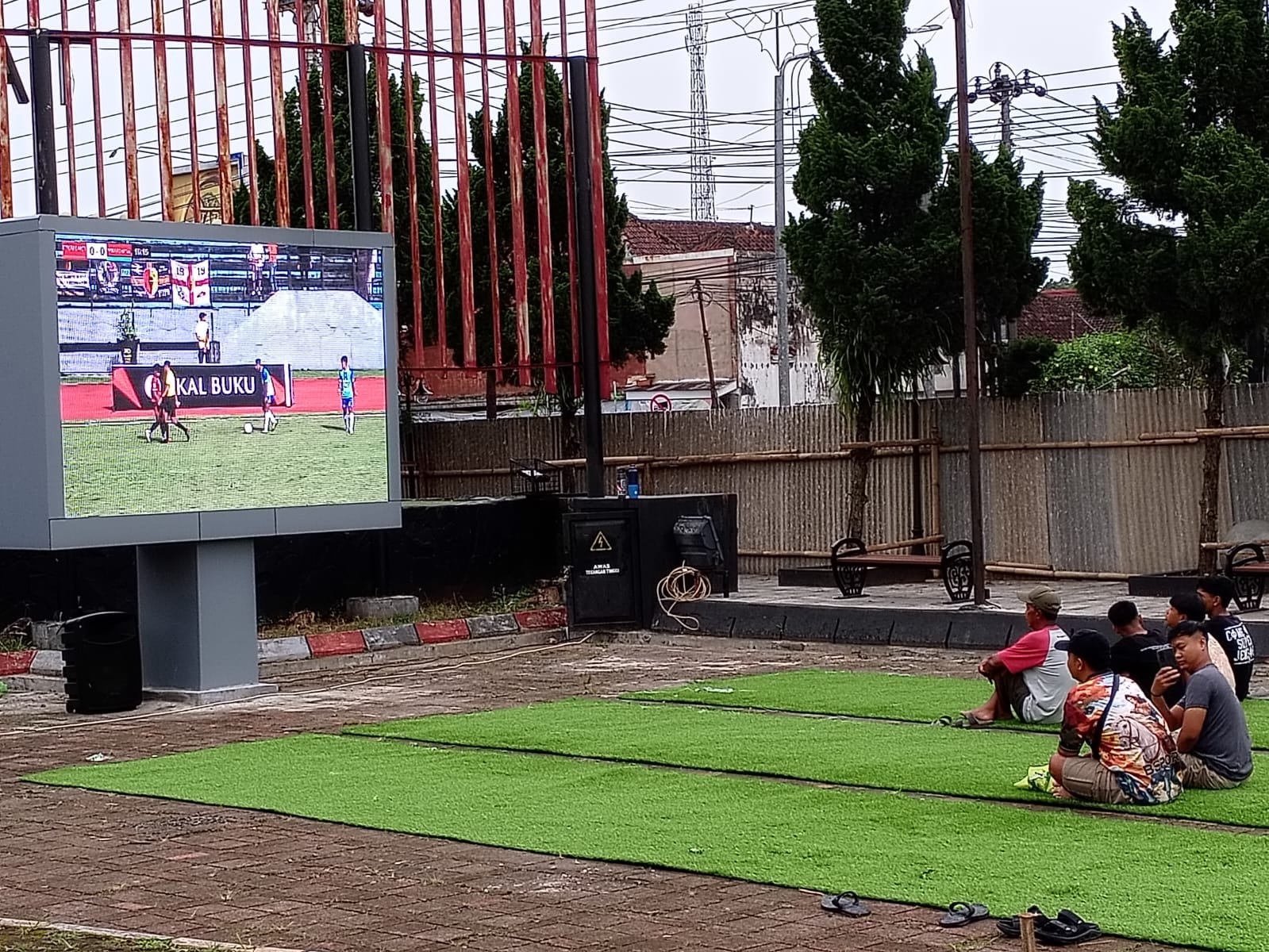 Pendukung Persibangga Antusias Nobar Persibangga Lawan PPSM