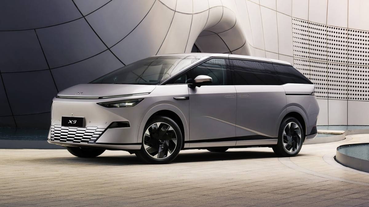 XPeng X9 Hadir dengan Kursi Pijat, Layar 21 Inci, dan XPILOT 4.0! MPV Listrik Paling Canggih?