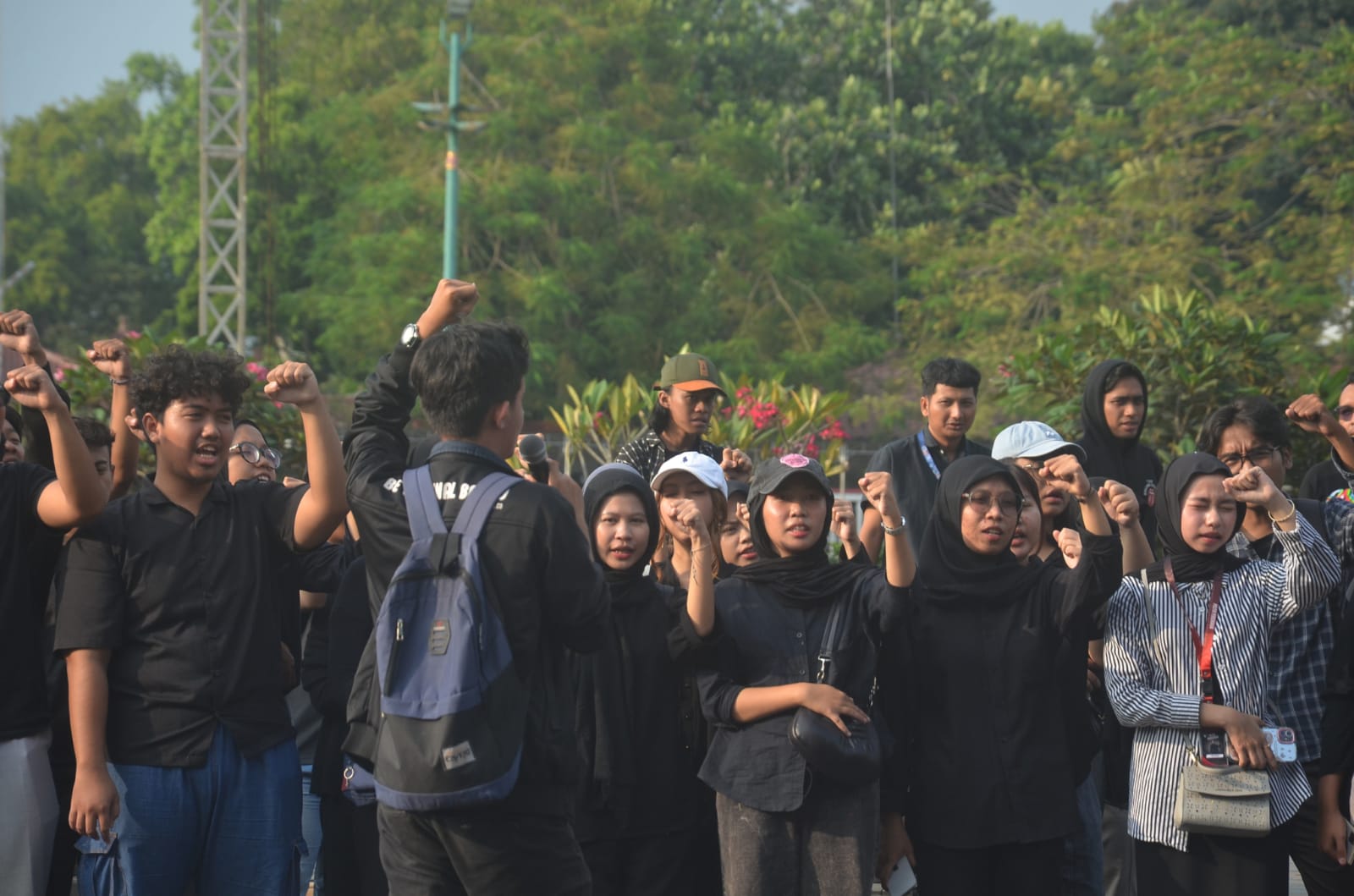 Mahasiswa Purwokerto Gelar Aksi Berkabung Sambut Pemerintahan Prabowo-Gibran