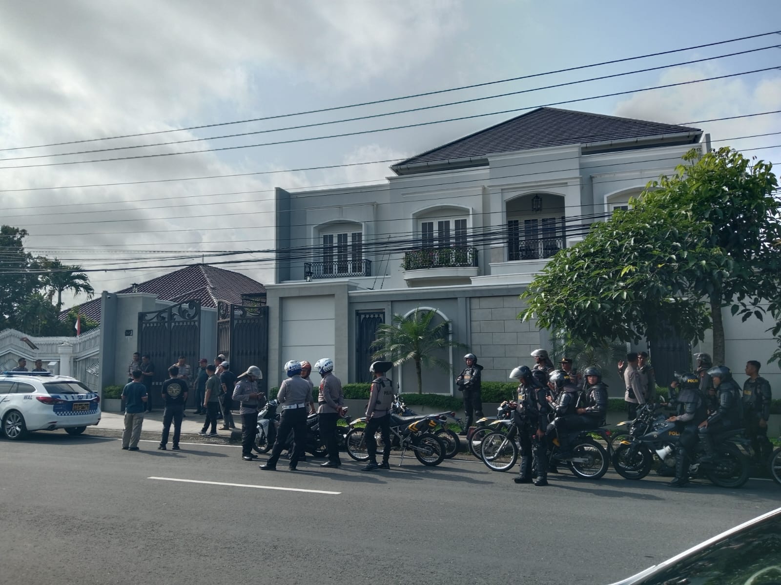 Polresta Cilacap Gelar Patroli Skala Besar, Antisipasi Gerakan Massa di Rumah Pejabat