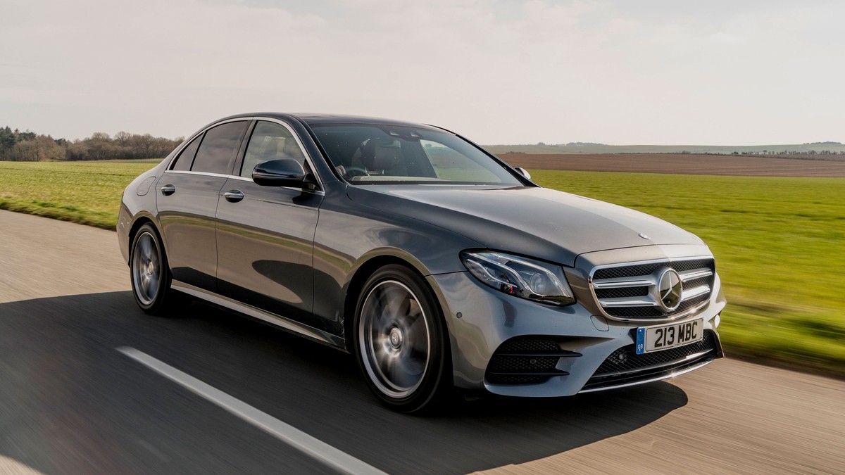 Mercedes-Benz E220d, Diesel Mewah dengan Performa dan Efisiensi Tinggi