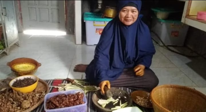 Kemarau Langka Gula Jawa Berkualitas, Pembuat Jamu Tradisional Beralih ke Gula Aren