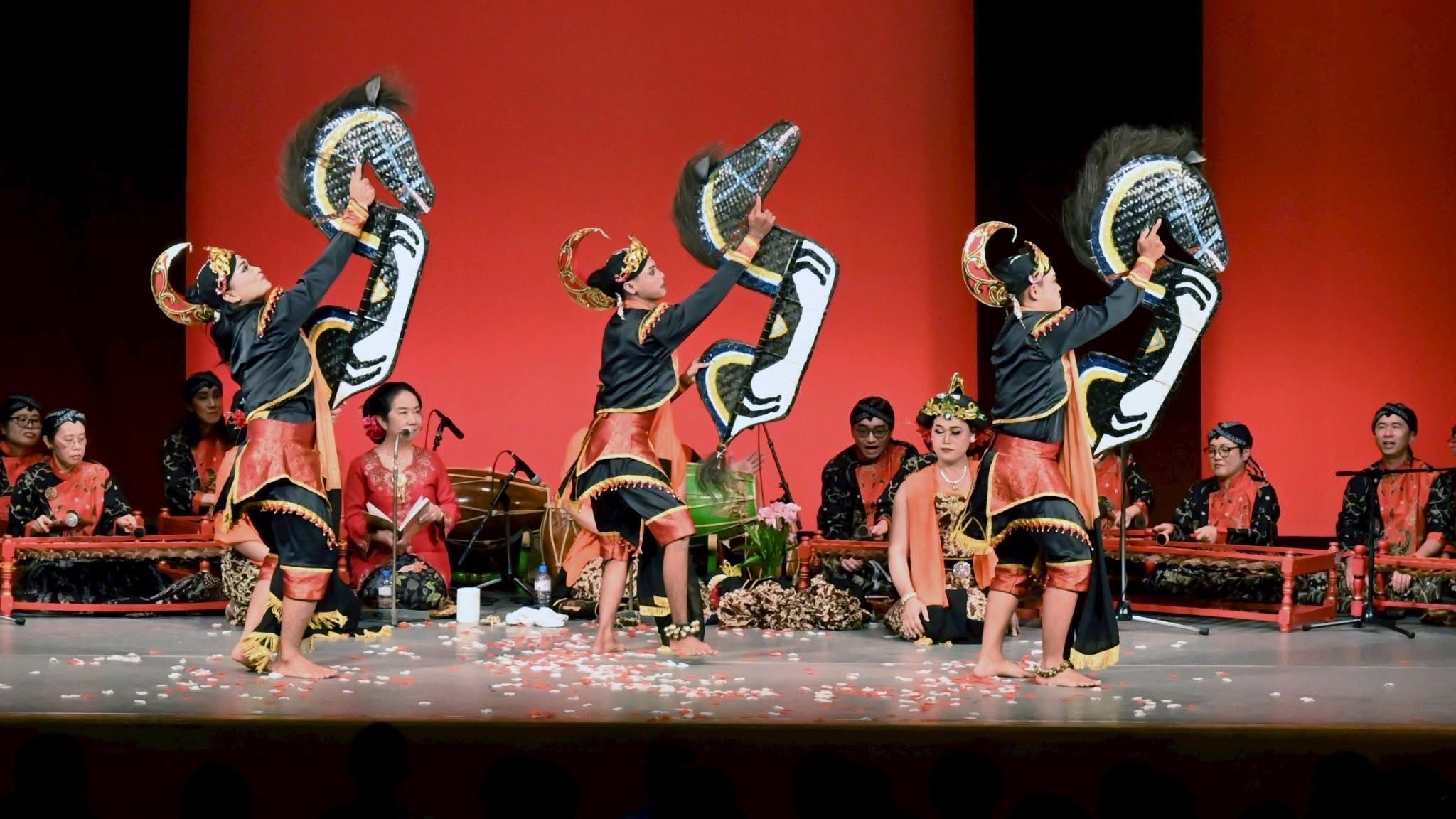 Lengger Calung Banyumasan Gebrak Panggung Hukotopia International Music Festival 2025 Tokyo