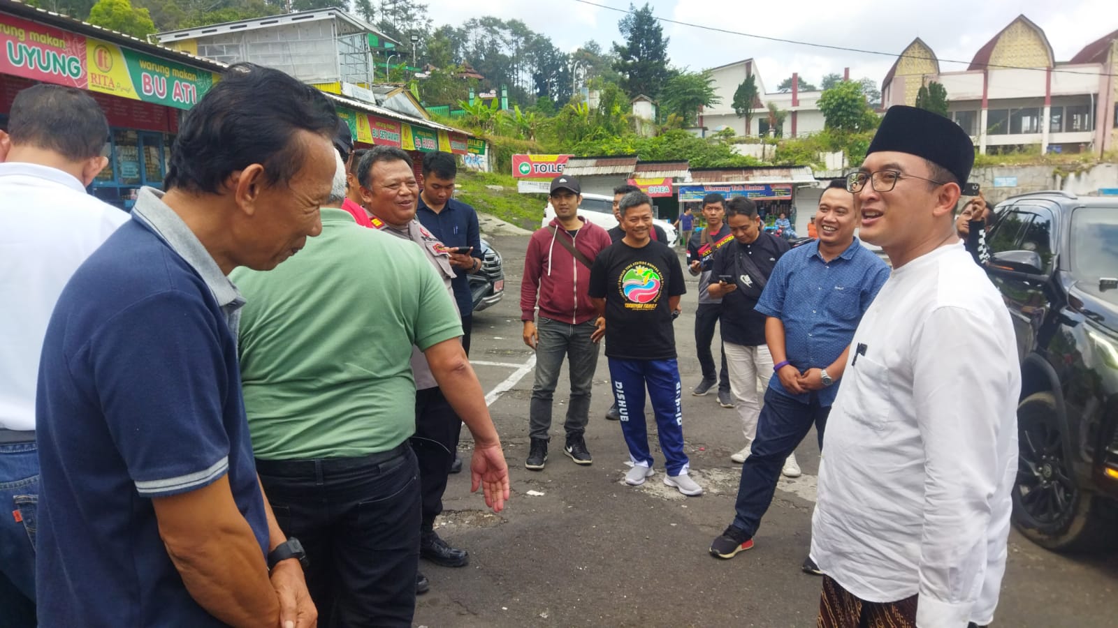 Hanya Menurunkan Penumpang di Terminal Atas Baturraden, Bus Wisatawan tetap Parkir di Terminal Bawah