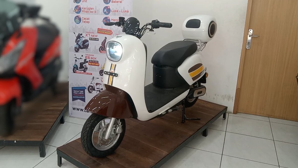 Tangkas E6 Box: Motor Listrik Retro dengan TKDN Tertinggi di Kelasnya