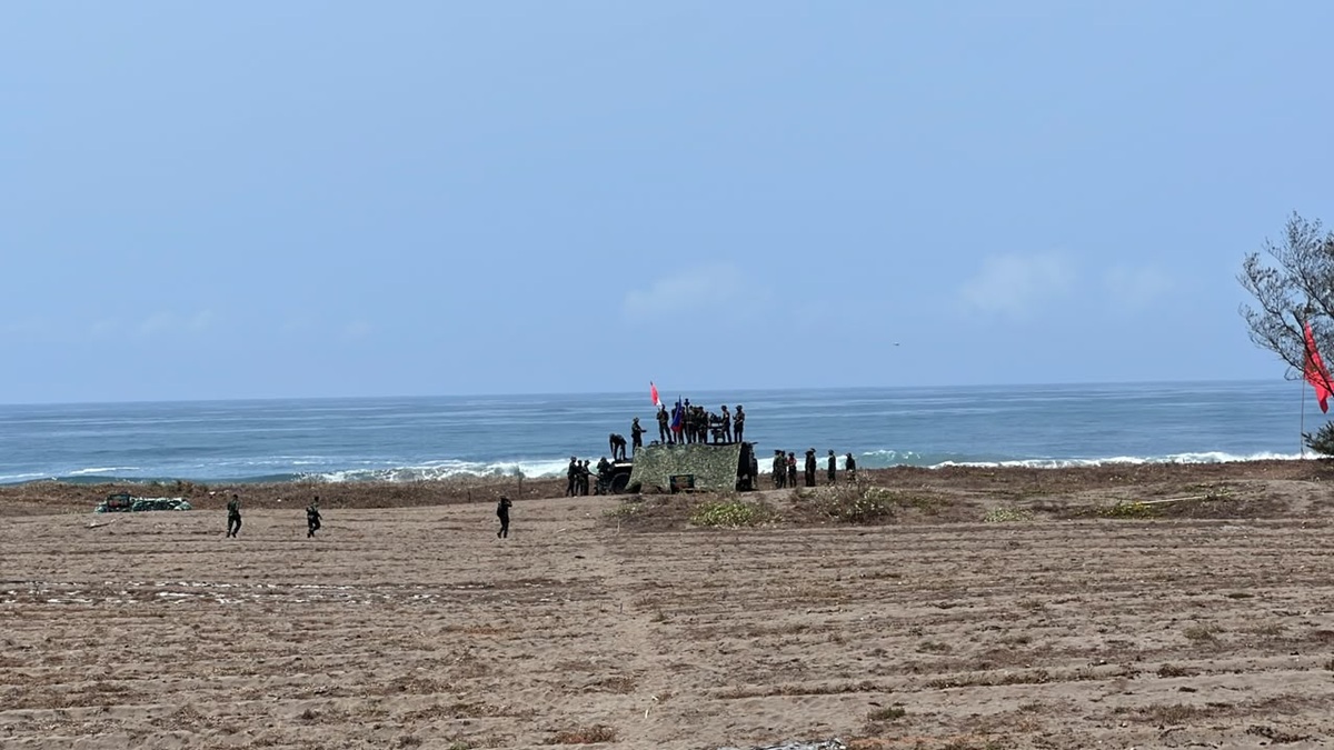 Arhanud Gelar Uji Coba Senjata di Pantai Setrojenar