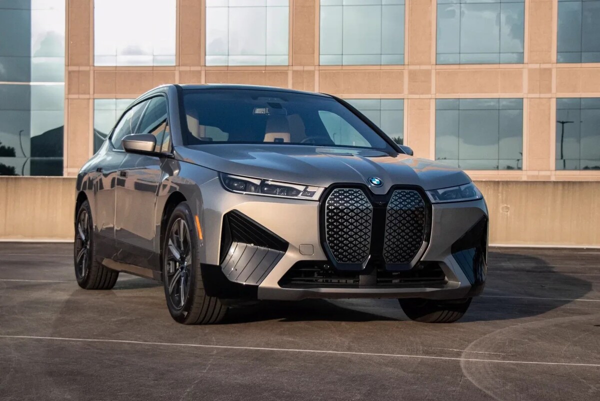 8 Alasan Harga Mobil BMW Bekas Anjlok