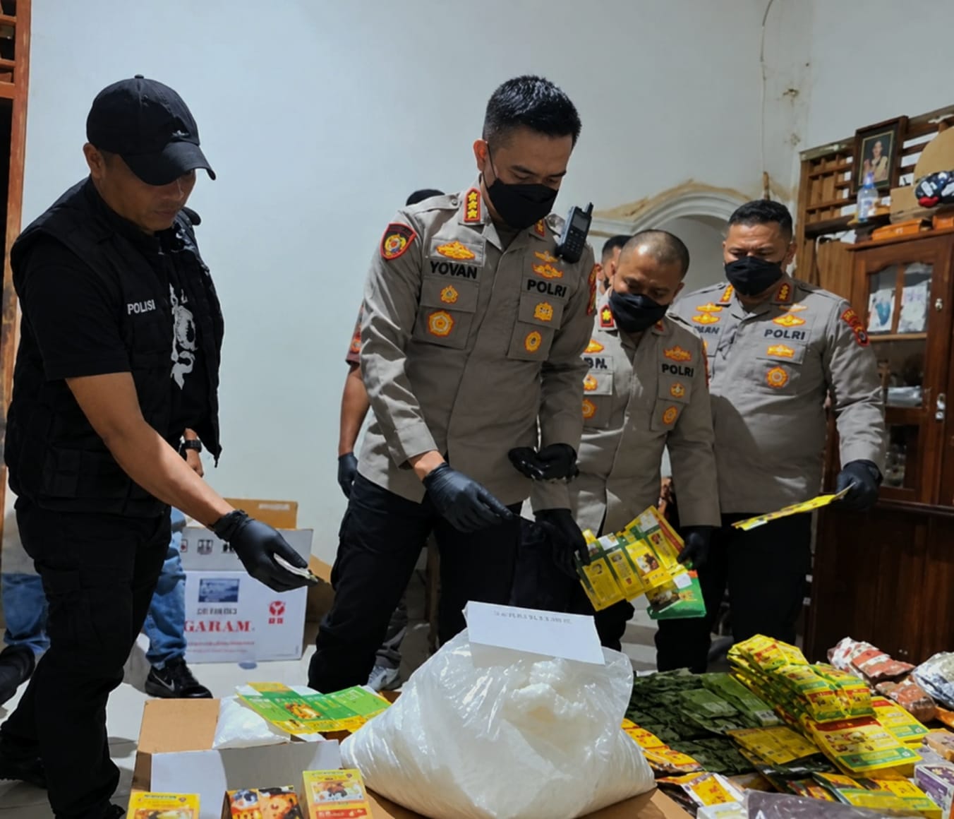 Rumah Produksi Jamu Ilegal di Kroya Cilacap Digrebek, Omzet Capai Rp 100 Juta Sebulan