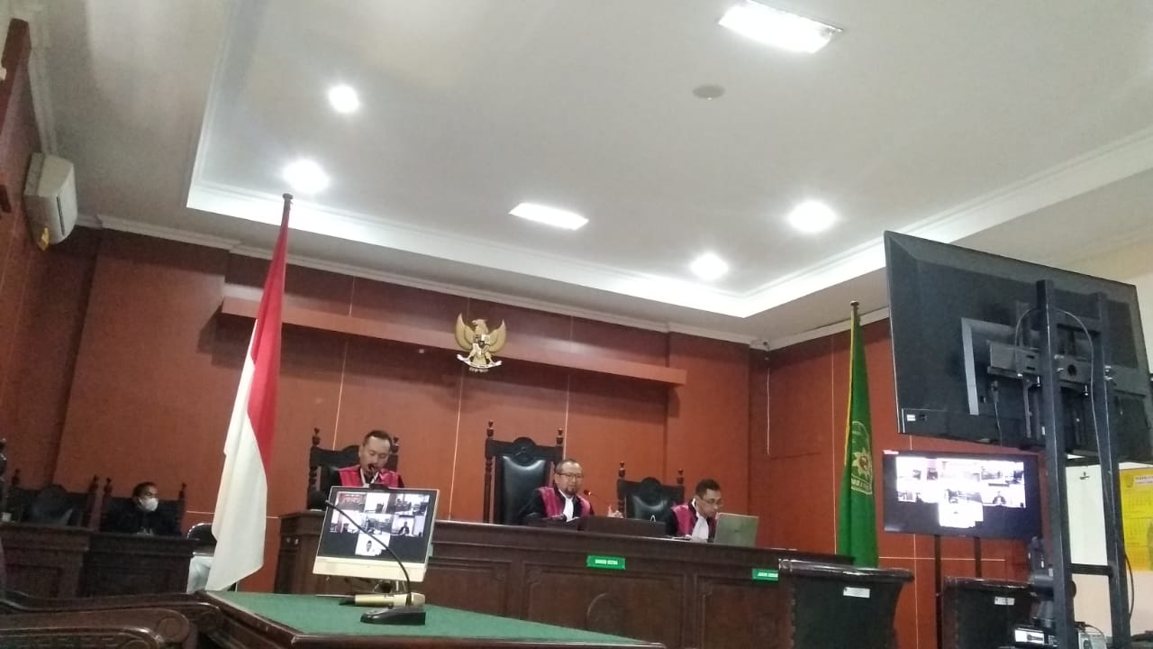 Sopir Fortuner Melintang di Rel Kereta Menjalani Sidang Perdana