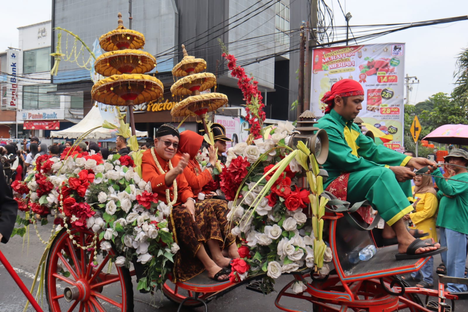 Kirab Pusaka Hari Jadi ke-455 Kabupaten Banyumas , Sadewo Minta Masyarakat Guyub Rukun 