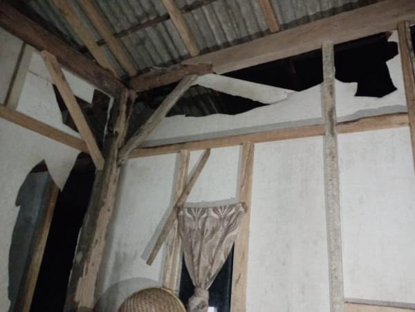 Atap Rumah Warga Kena Petir Sampai Jebol di Banjarnegara