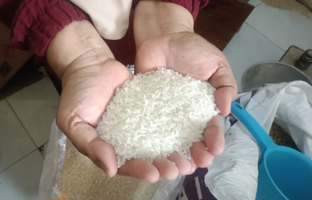Marak Beras Oplosan, Ini Dampak Bahaya Konsumsi dan Cara Bedakan dengan Beras Asli