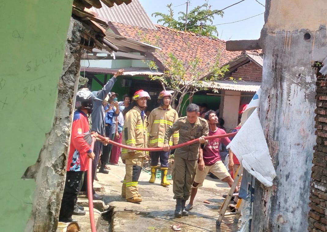 Ditinggal Mencari Ikan, Rumah Milik Warga Jalan Singalodra Cilacap Terbakar