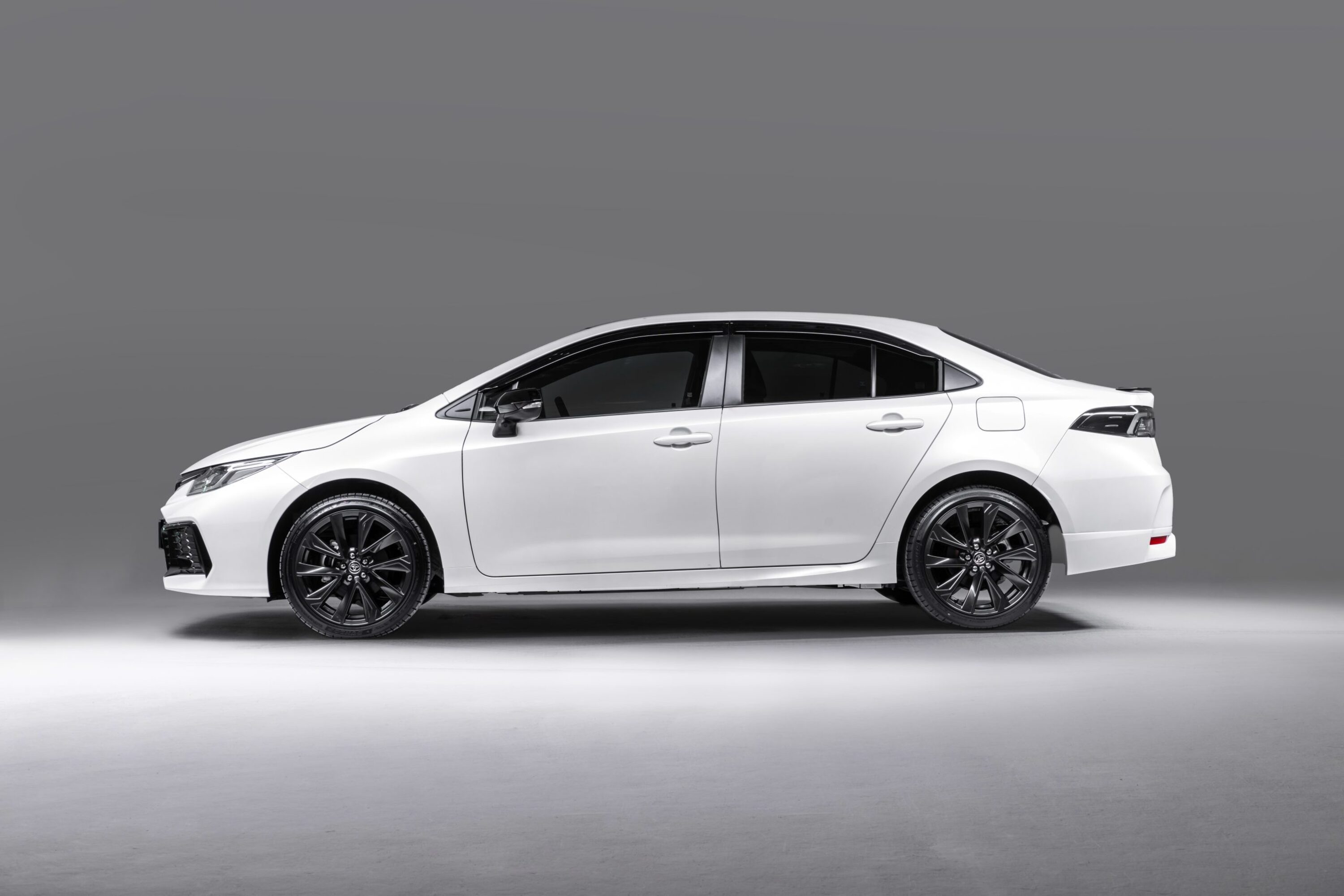 Mobil Sedan Toyota Berikan Kenyamanan Berkendara yang Tidak Tertandingi