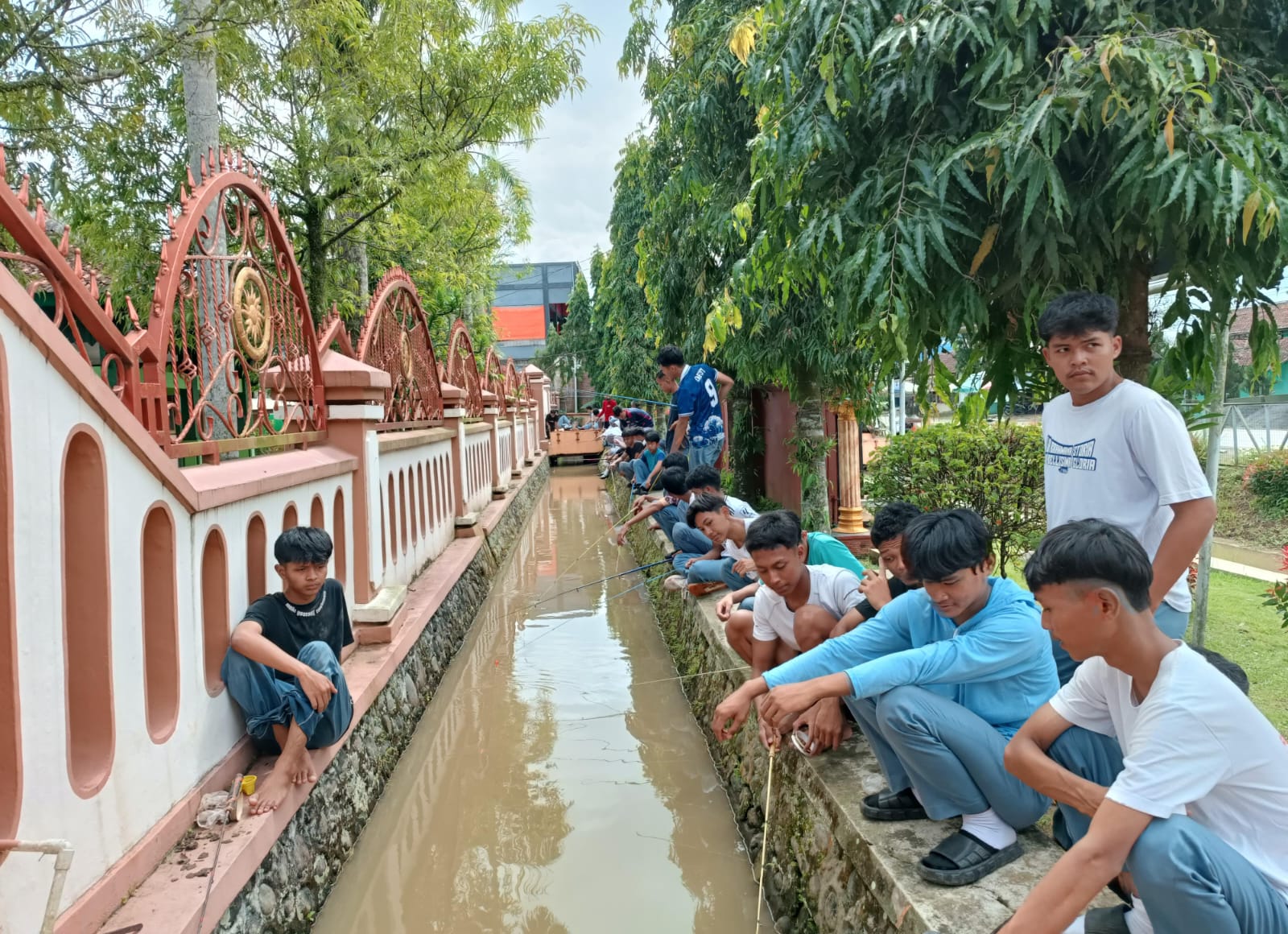 Lomba Mancing di Selokan, Cara Unik SMAN 1 Bukateja Bangun Sportivitas Siswa