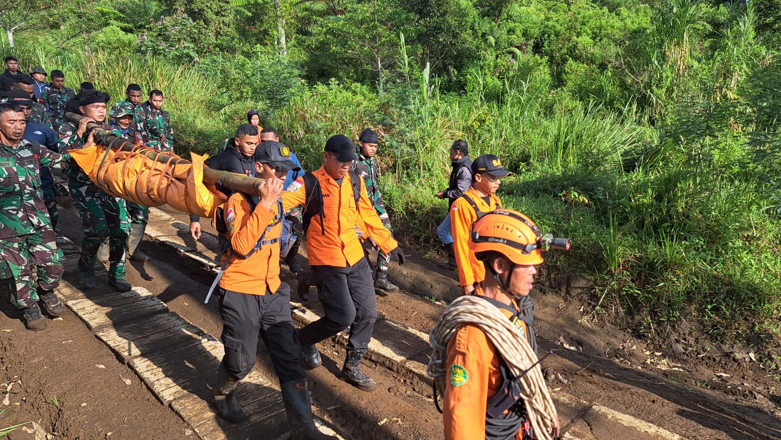 Pendaki Asal Jakarta yang Jatuh ke Jurang di Gunung Slamet Meninggal Dunia Saat Perjalanan Turun
