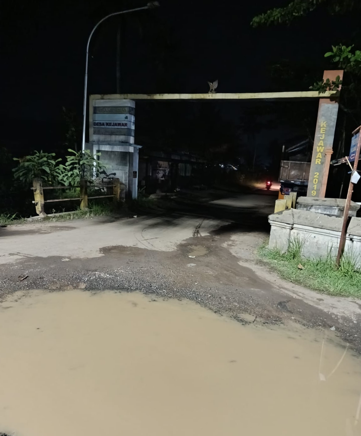 Akses Rusak Setahun, Jalur Kejawar Banyumas Gelap dan Berlubang