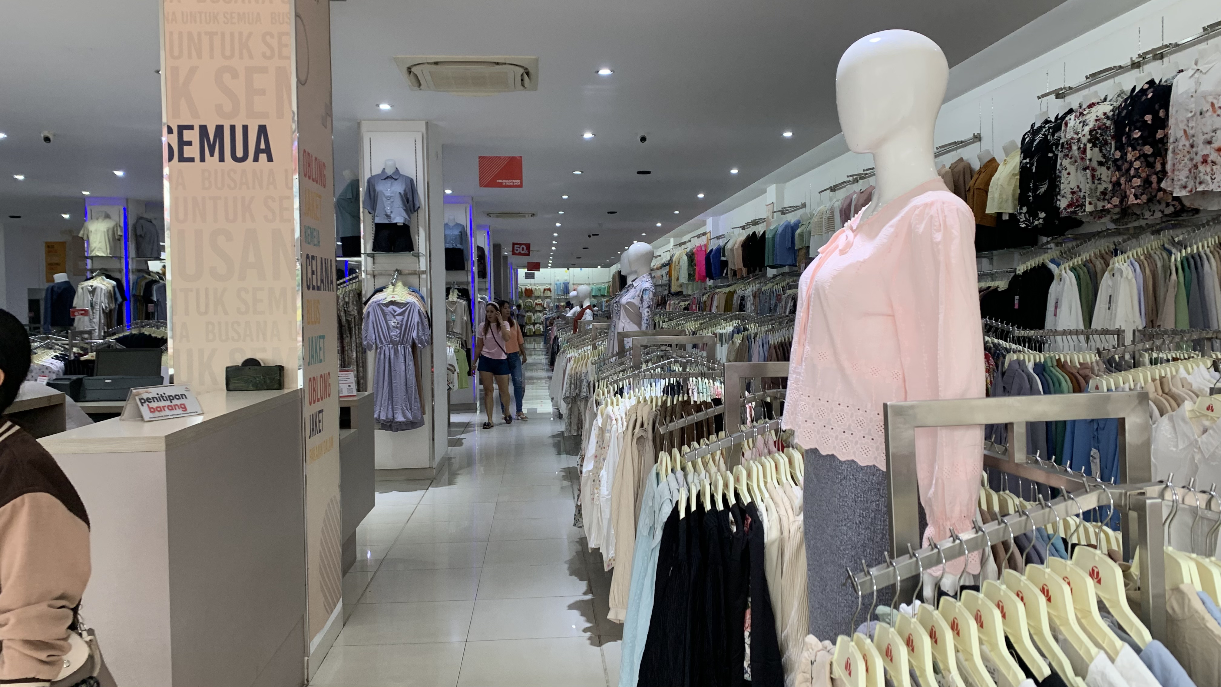 Trend Shop Purwokerto, Destinasi Fashion Stylish dan Terjangkau untuk Pria dan Wanita