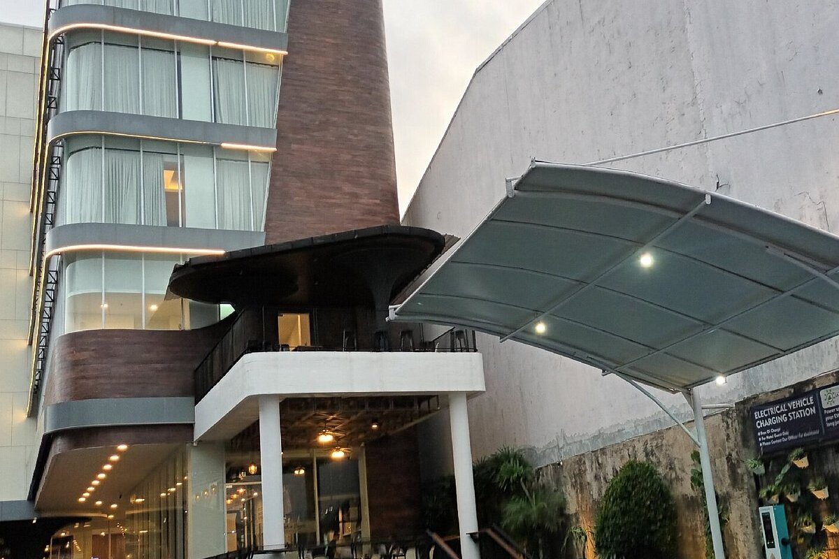 Bersama dalam Kebersamaan: Sahur Gratis di Luminor Hotel