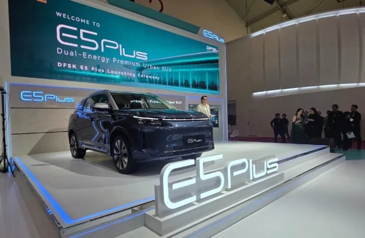 DFSK E5 Plus, Mobil Hybrid Tawarkan Banyak Fitur Premium