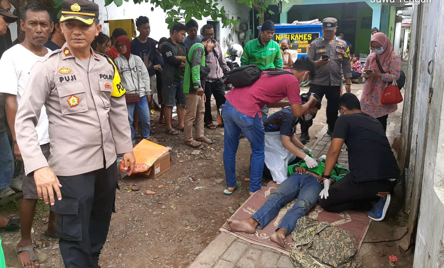 Sedang Antar Orderan, Seorang Drivel Ojol di Purwokerto Ditemukan Meninggal Di Atas Motor