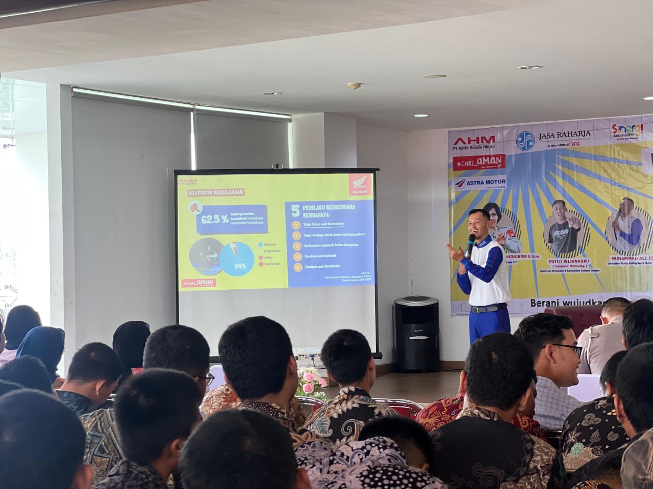 Di Jalan Fokus, Kuliah Mulus 