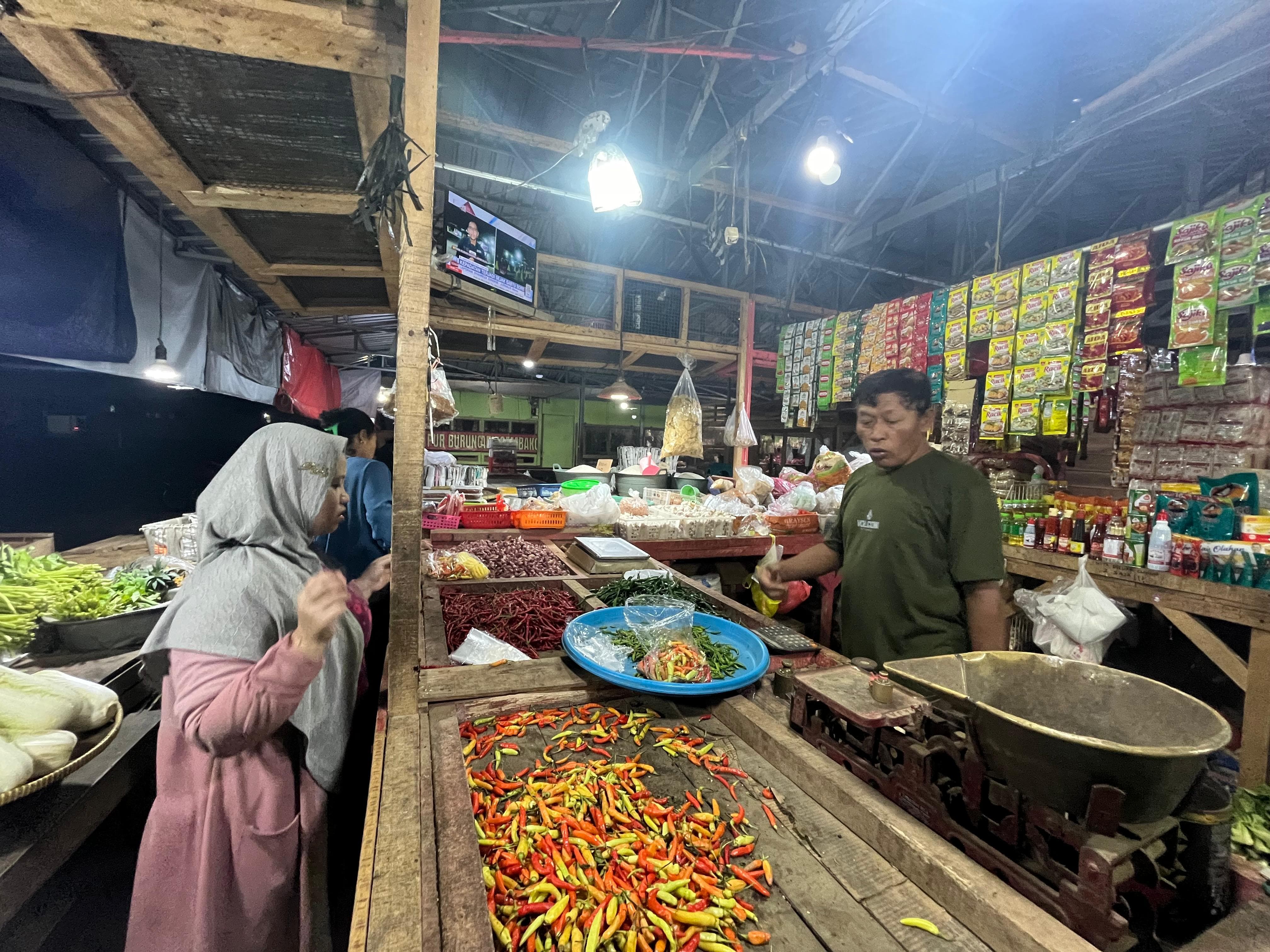 Harga Bumbu Dapur Mulai Turun di Pasar Randu Kroya