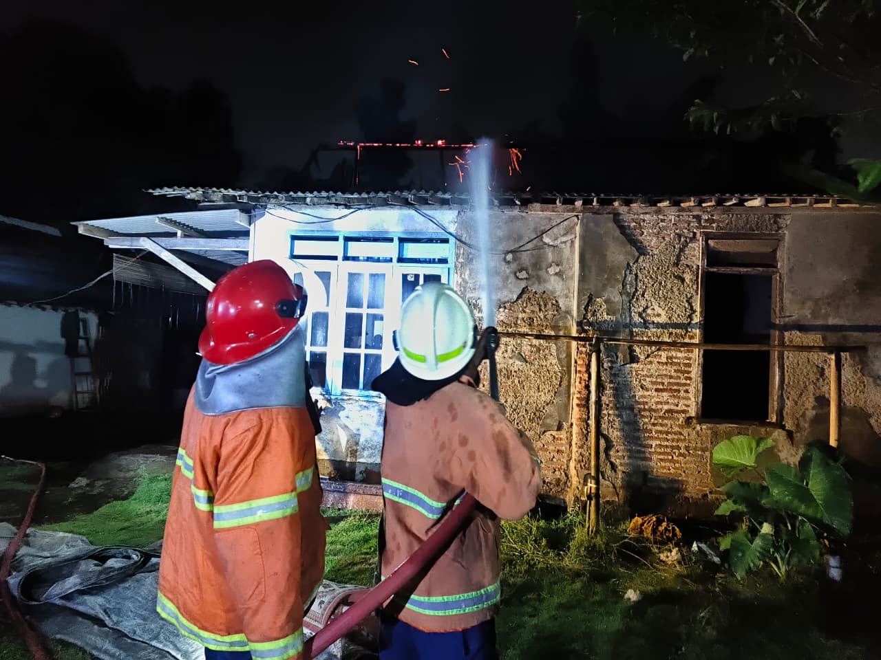 Rumah Terbakar di Patikraja Banyumas, Diduga Korsleting Listrik