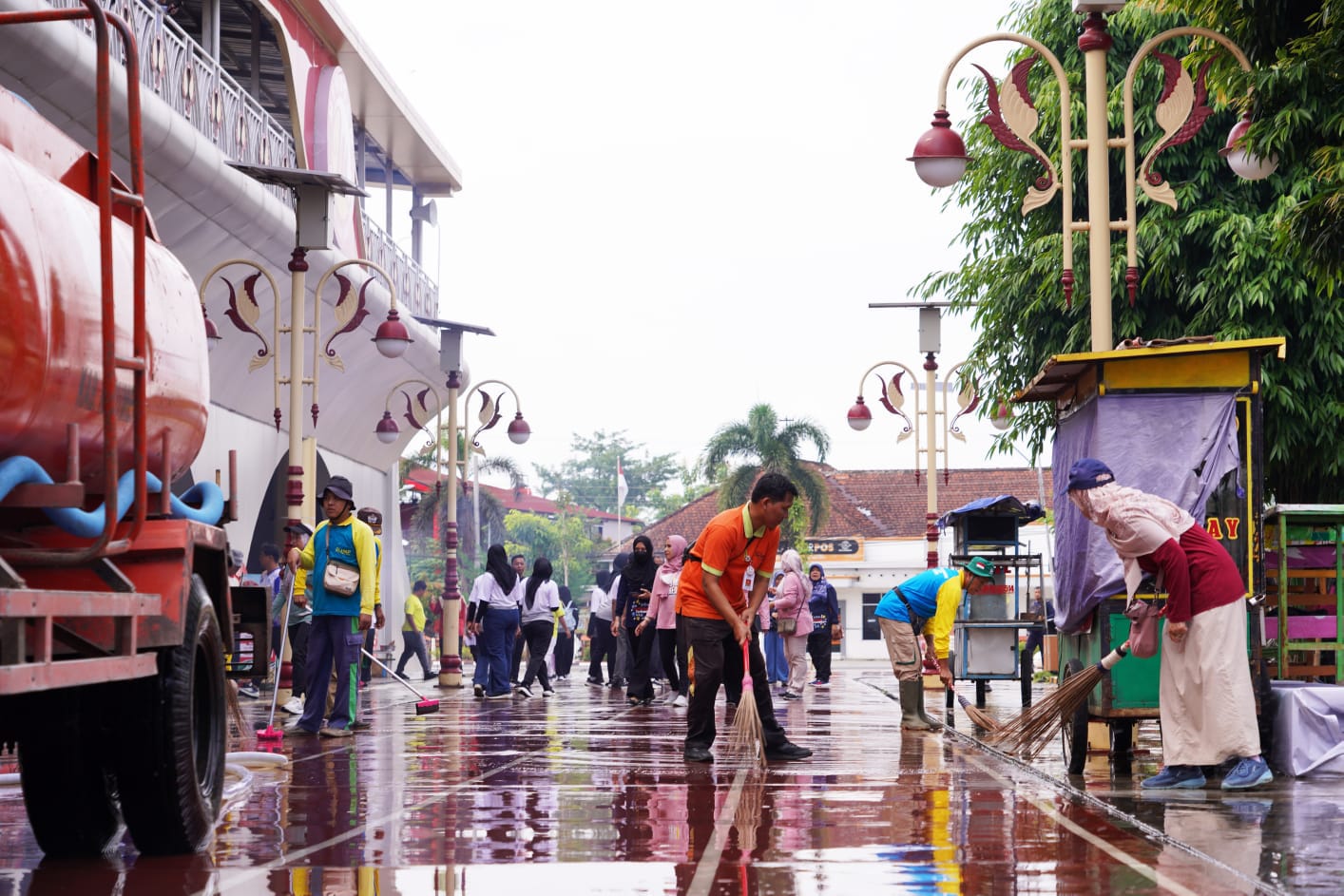 KORPRI Kebumen Gelar Jumat Bersih di Alun-Alun Kebumen