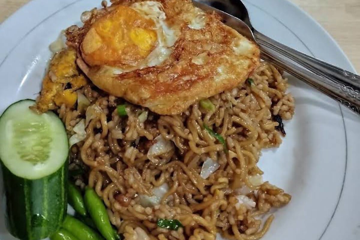 Kedai Nasi Oplos Aah, Kuliner Murah dan Hidden Gem di Tengah Kota Purwokerto