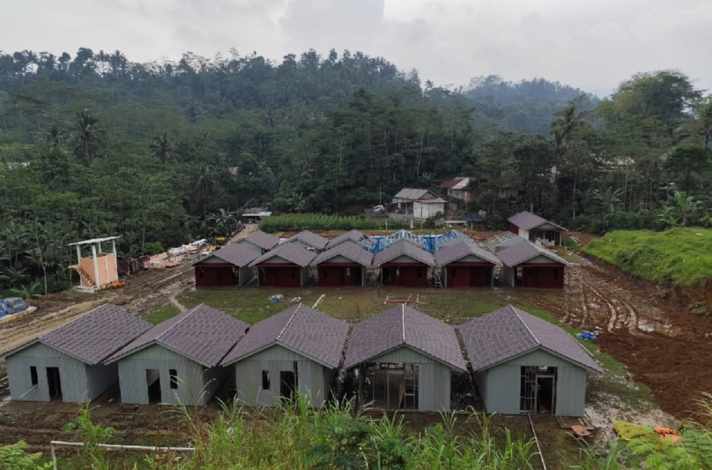 18 Huntara Penyintas Longsor Situkung Capai Progres Lebih dari 70 Persen