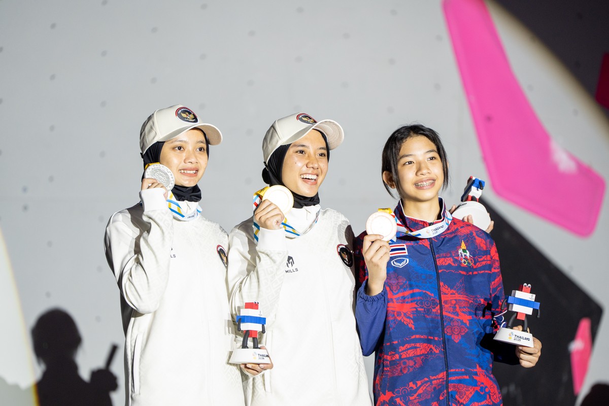 Membanggakan, Atlet Panjat Tebing Asal Purbalingga Raih Medali Perak SEA Games 2025