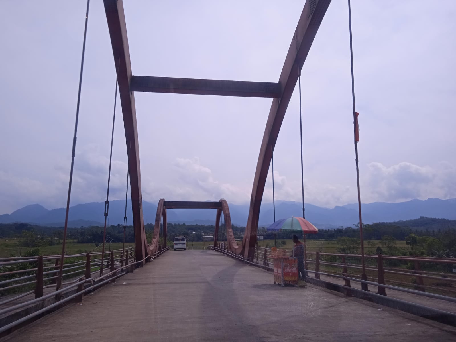 Jembatan Merah Masih Jadi Idola Jalan Alternatif Karangmoncol- Purbalingga 