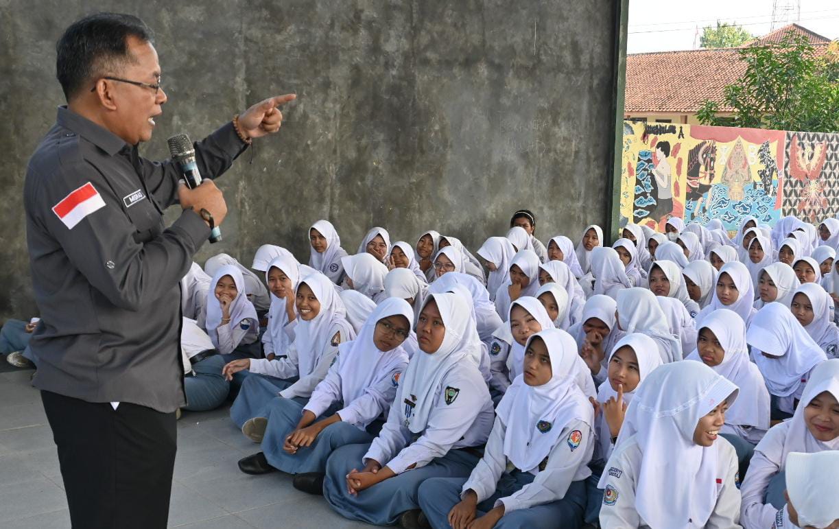 Ketua Bawaslu : Membangun Kesadaran Politik di Kalangan Pelajar Penting