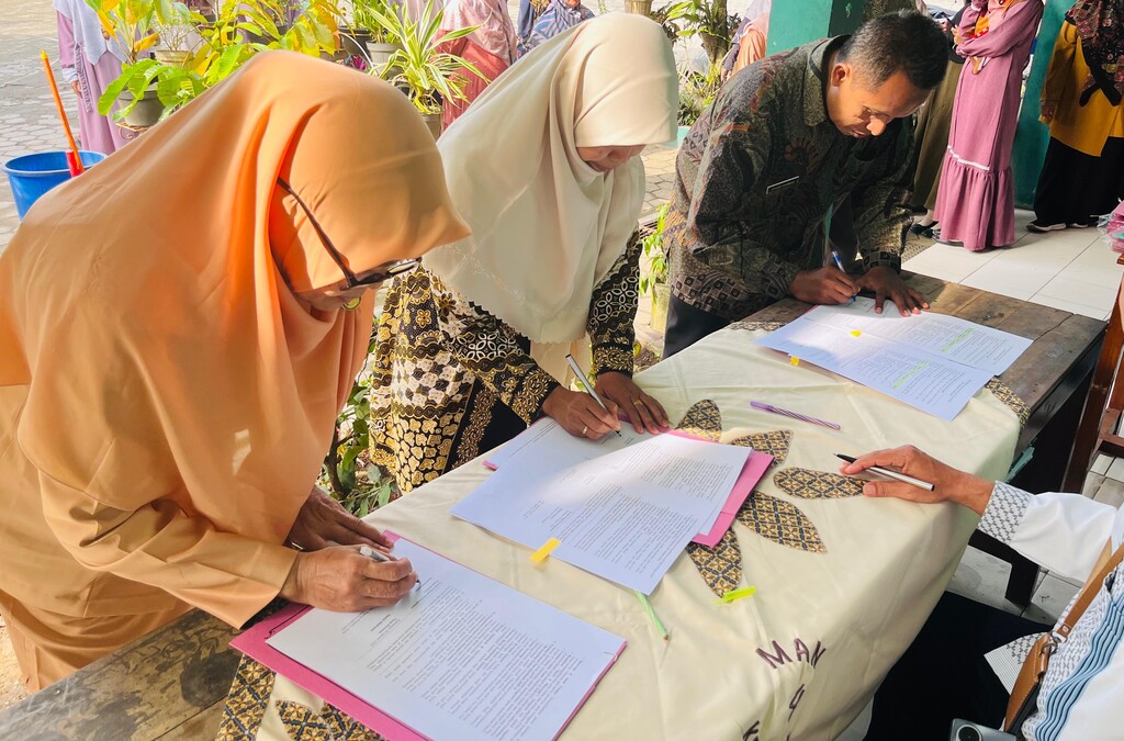 MAN 4 Kebumen Teken Kontrak Prestasi