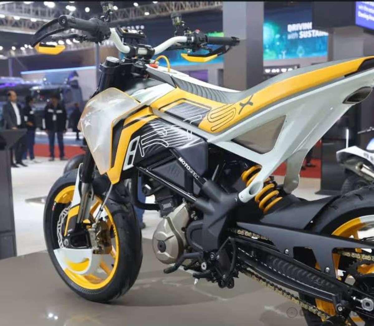Motor Adventure Terbaru 2025: TVS Apache RTX 300 Siap Jadi Rival Berat KTM 250 Adventure