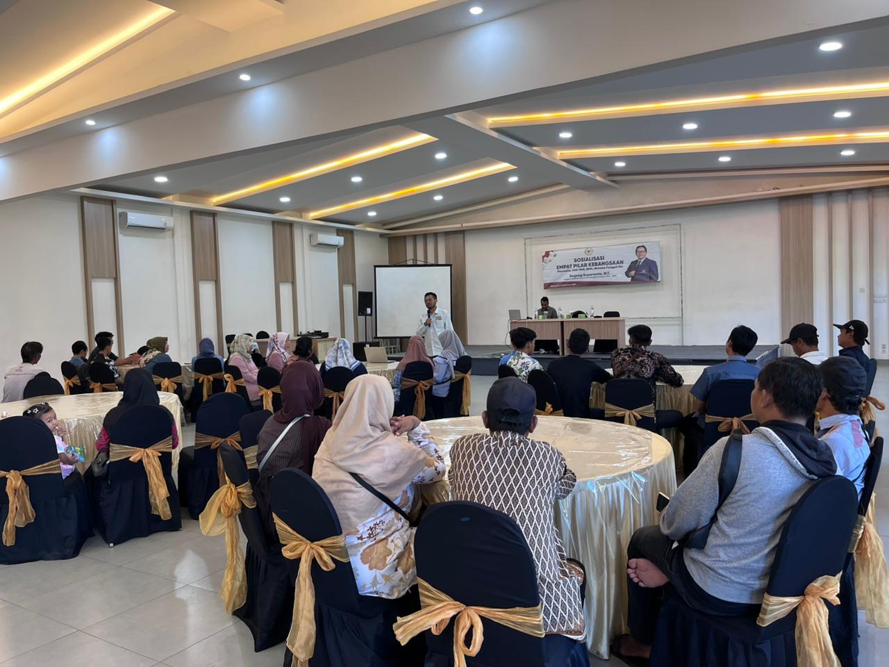 Perkuat Struktur Ekonomi Kerakyatan Lewat Koperasi