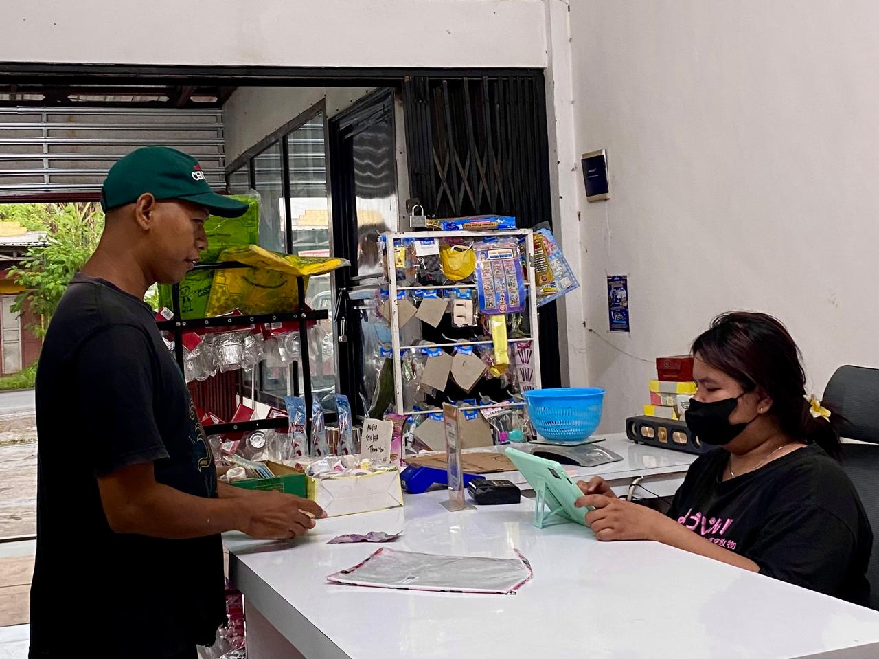 Aneka Plastik dan Bahan Kue Lengkap di Toko Semar