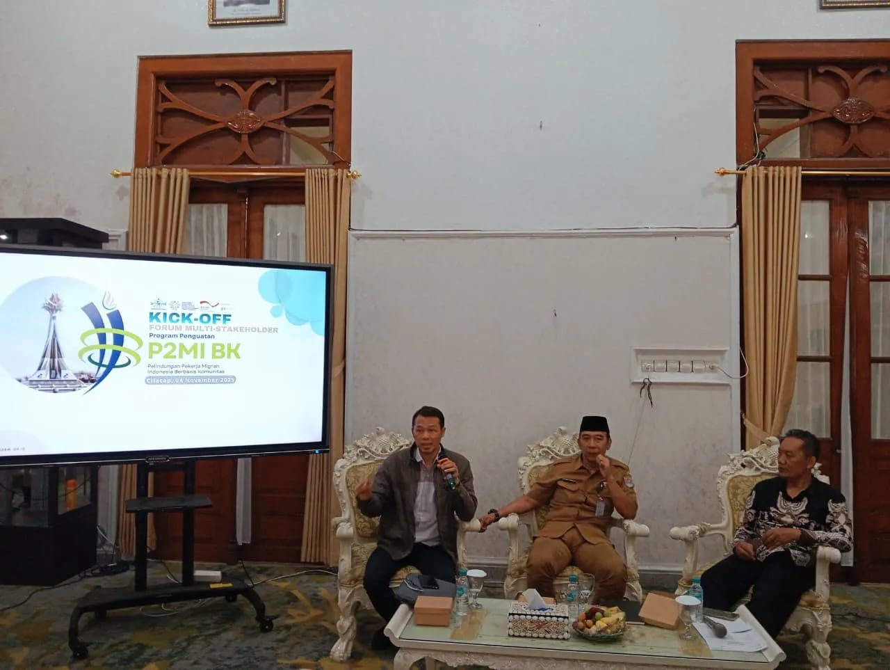 Cilacap Libatkan Komunitas untuk Kawal Pekerja Migran Indonesia