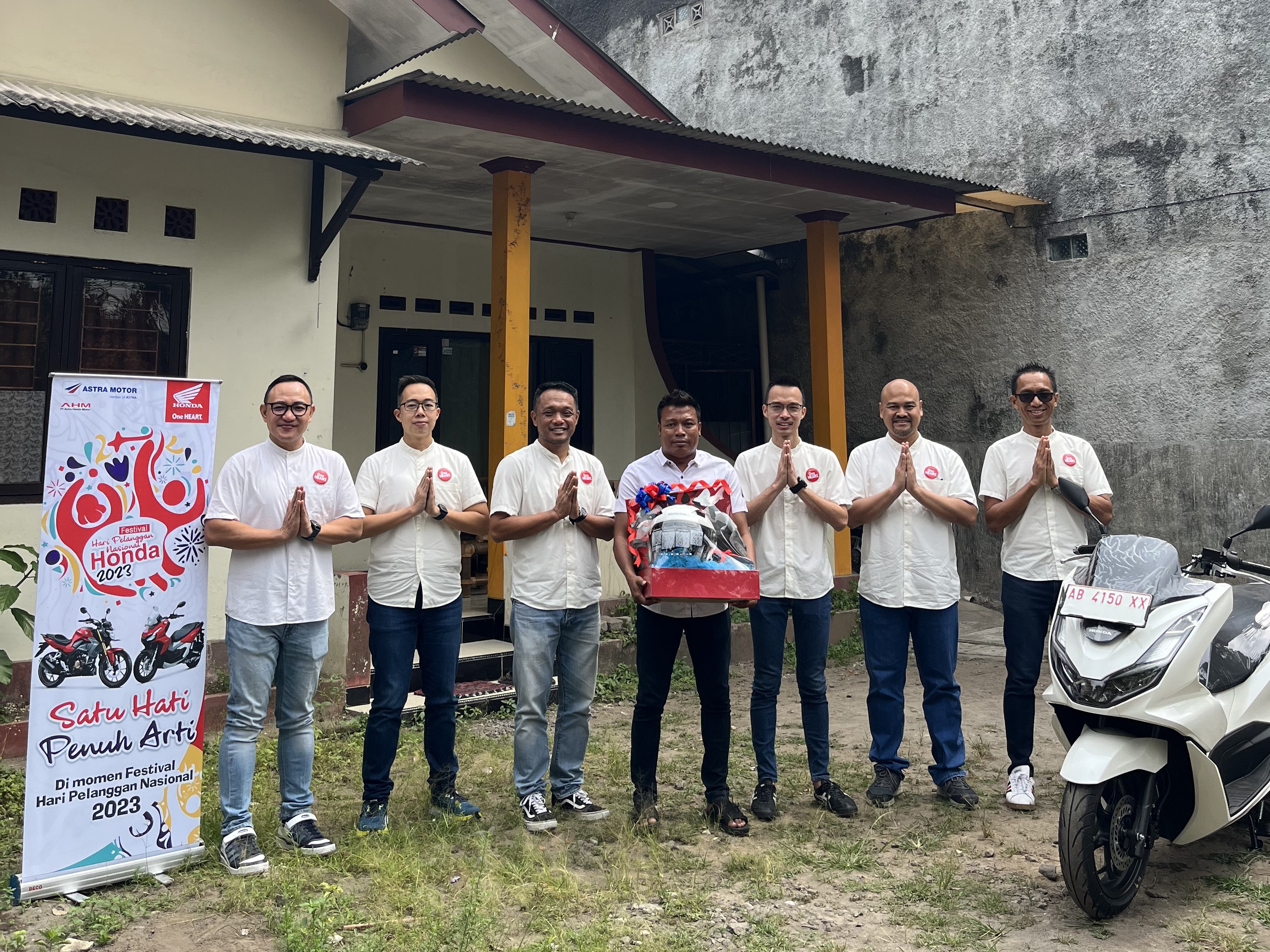 Satu Hati, Senyum Penuh Arti, Astra Motor Yogyakarta Sambut Hari Pelanggan Nasional