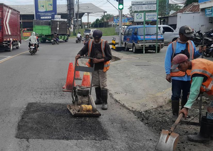 Jelang Masa Mudik Lebaran, Sejumlah Jalan Nasional yang Melintasi Kabupaten Cilacap Mulai Diperbaiki