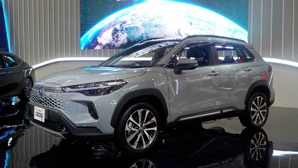 Corolla Cross HEV 2025, Mobil SUV Hybrid yang Irit BBM Tapi Tetap Bertenaga