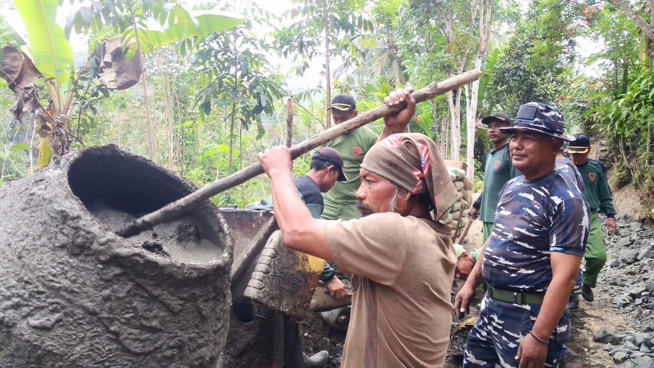 TMMD di Lumbir, Jalan Setapak Memprihatinkan Tinggal Kenangan