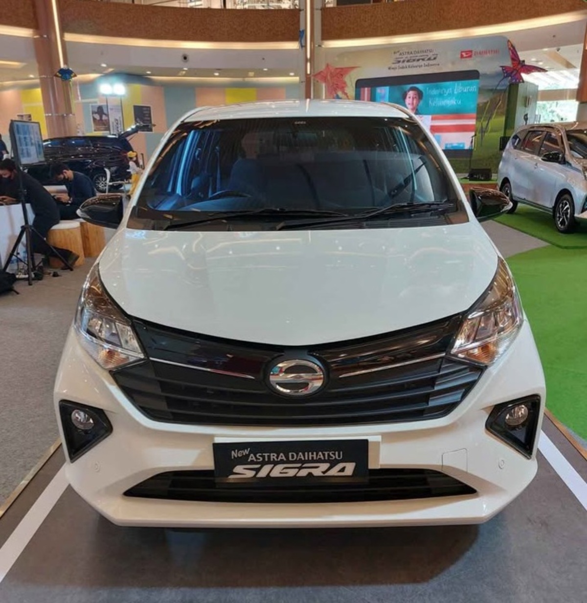 Daihatsu Sigra Tipe R AT Deluxe, LCGC Keluarga Terbaik Mulai Rp200 Jutaan!