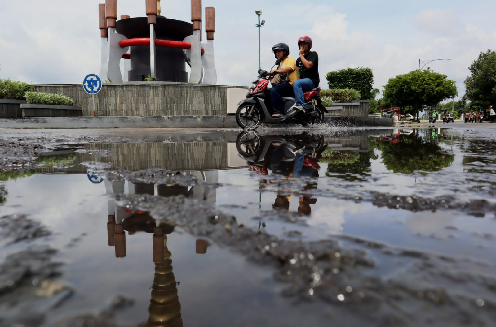 Genangan di Tugu Gada Rujak Polo Akan Ditangani