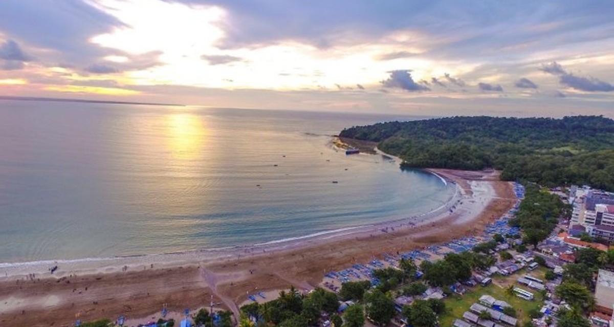 4 Rekomendasi Hotel Dekat Dengan Pantai Teluk Penyu Cilacap 