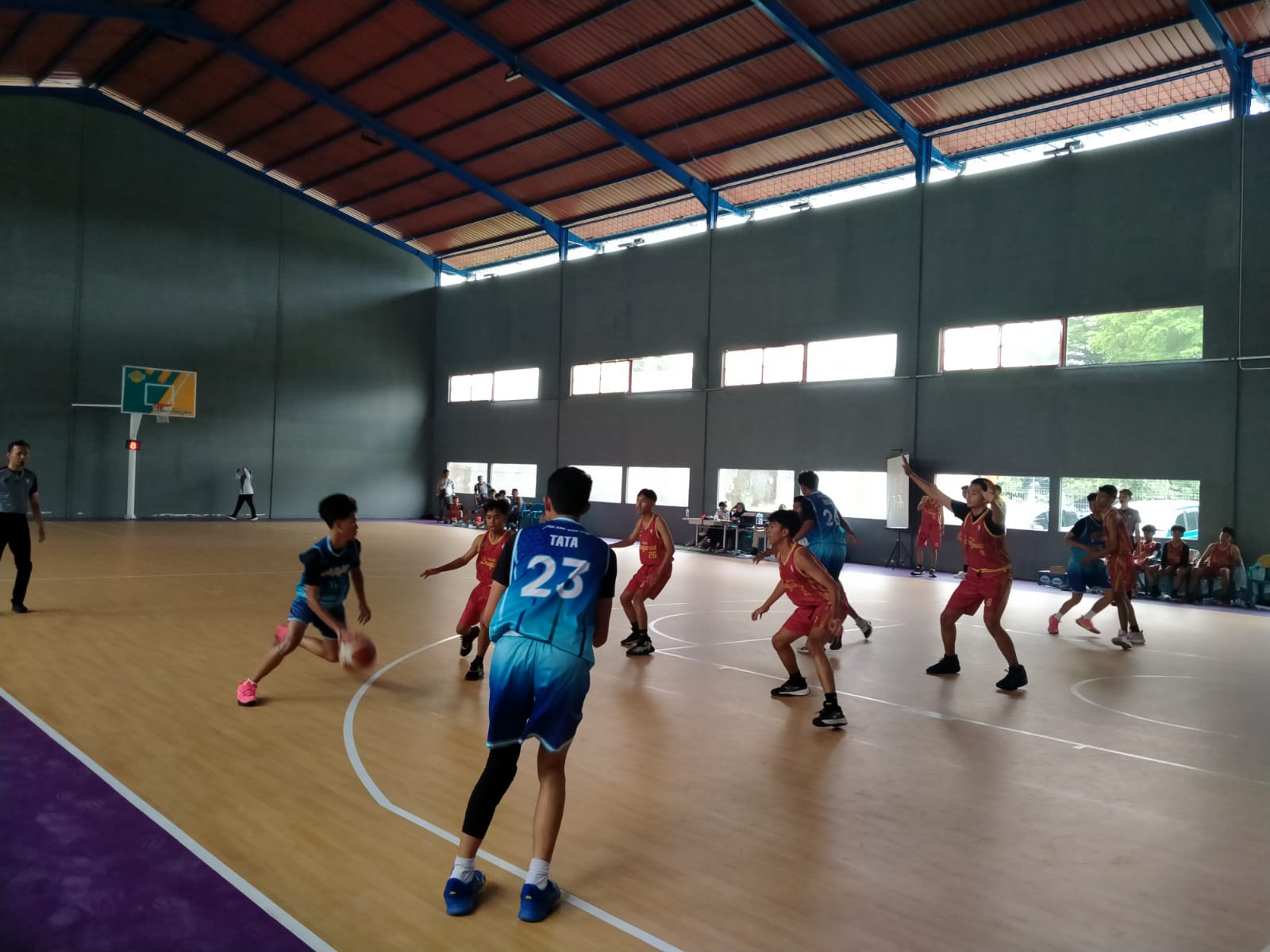 Basket Banyumas Awali Porseni Madrasah Dengan Kemenangan